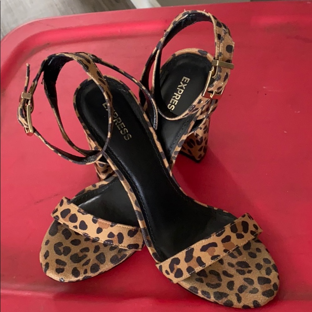 Express Leopard Print Heels - Super Cute!